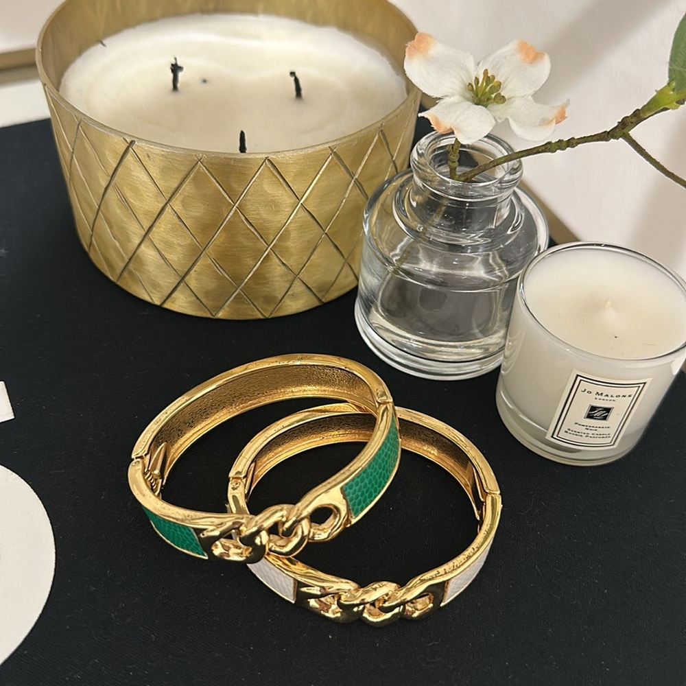 Cache Gold bangles - Picture 2 of 9